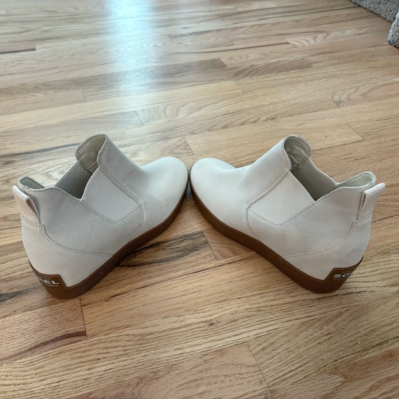 Sorel Out N About Chelsea Wedge Booties 10.5 comfort bone suede boots neutral - Picture 12 of 12